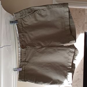 Old Navy Women's Chino shorts size 10 in green